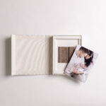 Coffret artisanal en lin comprenant un metal print avec support, fabriqué au Luxembourg