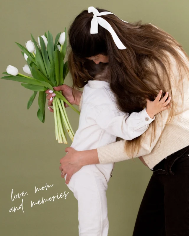 Mother’s Day Mini Sessions 🤍

Une parenthèse délicate imaginée pour capturer ce qui compte vraiment.

30 mai 2026 — en studio avec un décor spécialement pensé pour l’occasion 🌸
Réservation sur studion.lu. Plus d’info en DM ✨

#studionphotography #minisession #fetedesmeres #photographeluxembourg #familyphotography