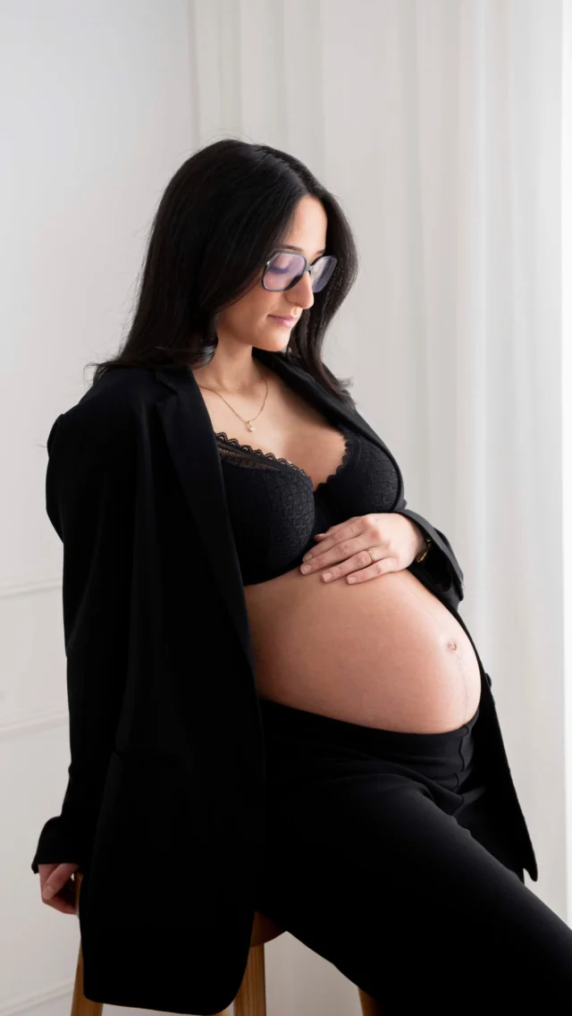 ✨ Certains chapitres méritent bien plus que de simples souvenirs.

La grossesse est une parenthèse unique, remplie d’émotions, d’attente et de douceur. Une séance photo permet d’en conserver chaque détail et de créer des images que vous chérirez toute votre vie.

Pour profiter pleinement de l’expérience et garantir une place dans notre agenda, nous vous conseillons de réserver votre séance dès le 5ᵉ mois de grossesse.

Plus d’informations sur nos séances grossesse sur notre site, ou écrivez-nous en DM 🤍

#seancegrossesse #photographeluxembourg #grossesse #maternitysession #studionphotography